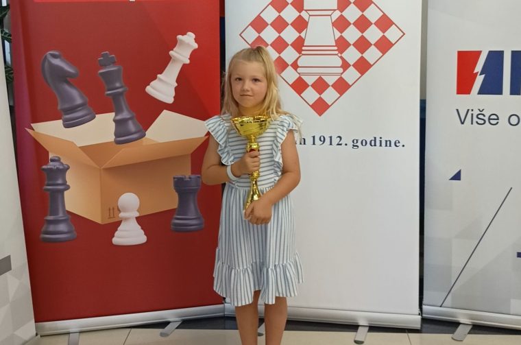 sah Lianna Dovečar