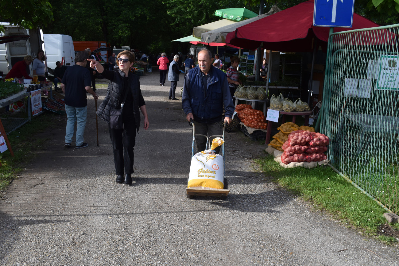 sajam srijedom 22 svibnja (2) sajam srijedom 22 svibnja (2)