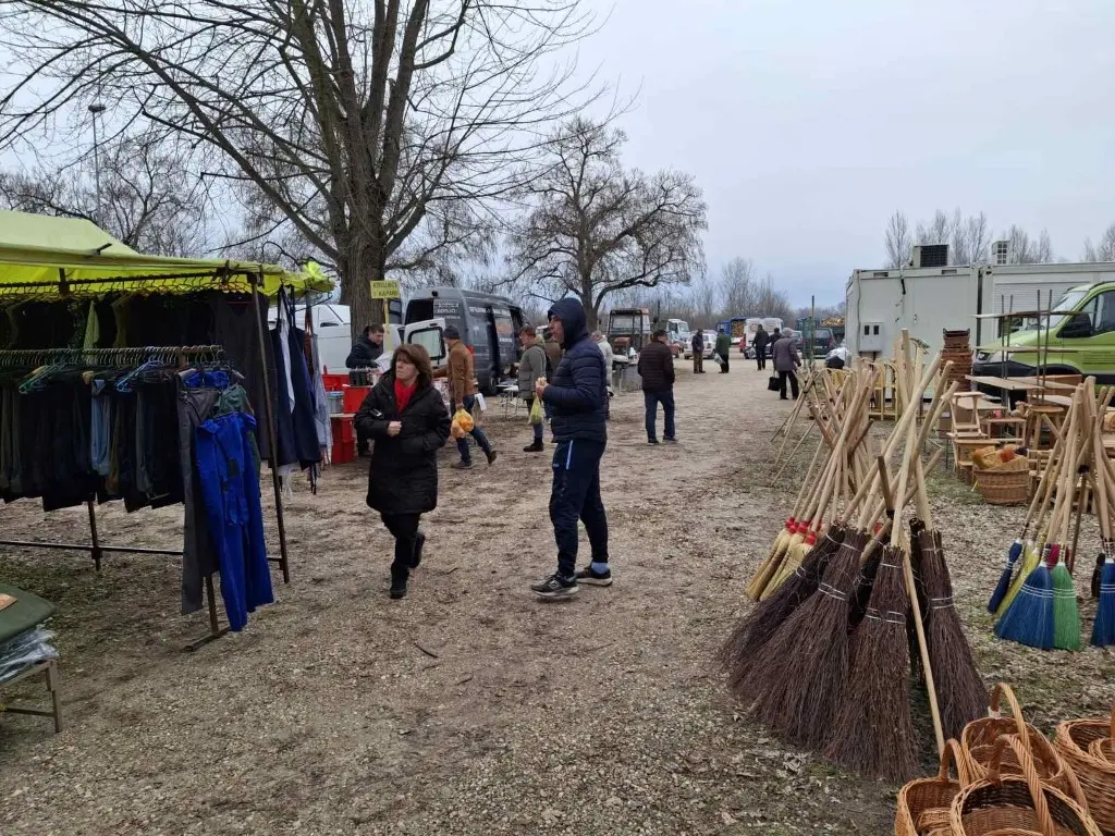 sajam15.1.2025 (17) (Medium) sajam15.1.2025 (17) (Medium)