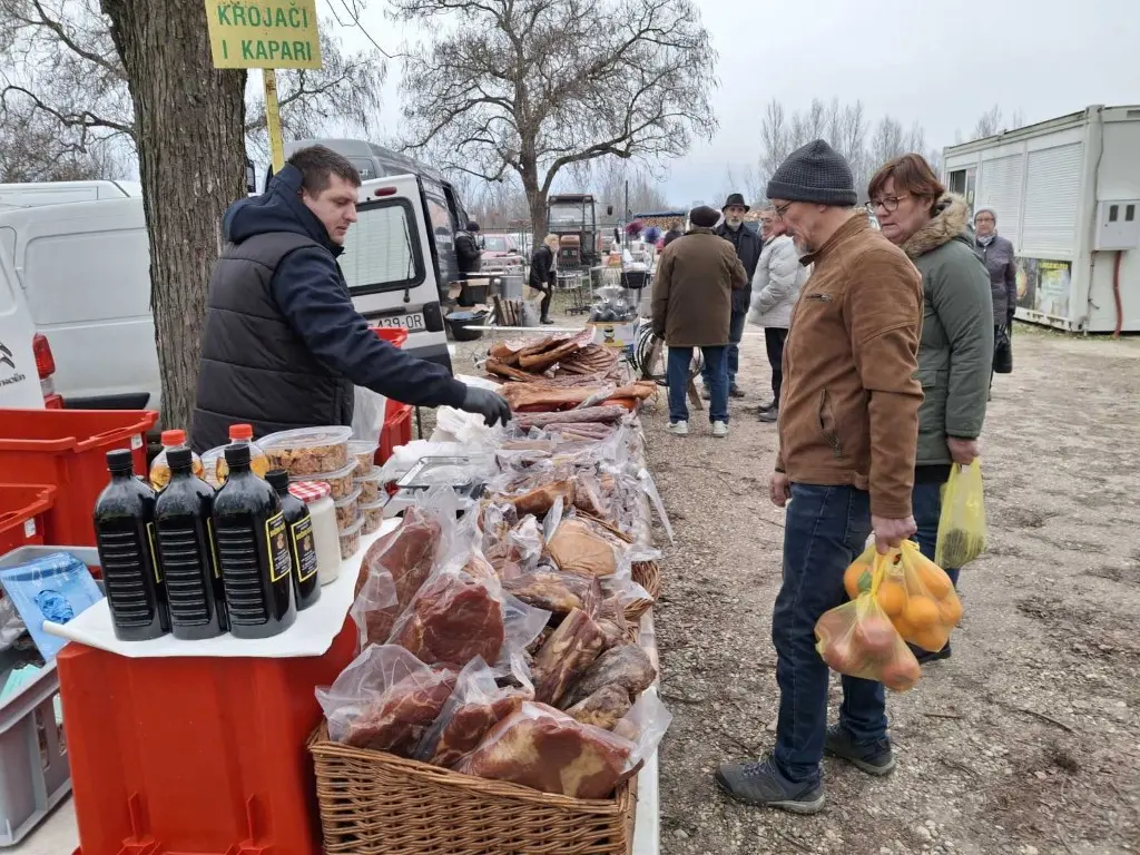 sajam15.1.2025 (19) (Medium) sajam15.1.2025 (19) (Medium)