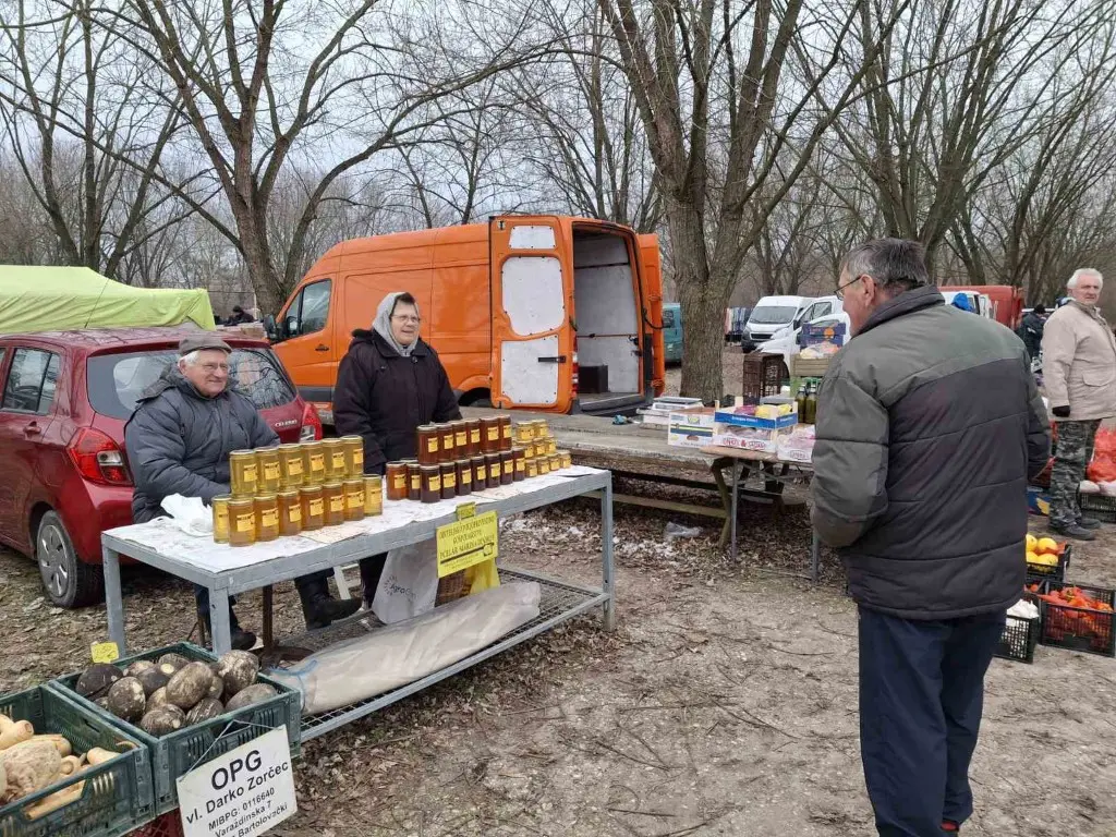 sajam15.1.2025 (25) (Medium) sajam15.1.2025 (25) (Medium)