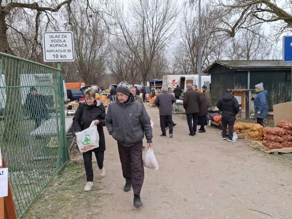 sajam15.1.2025 (40) (Medium) sajam15.1.2025 (40) (Medium)