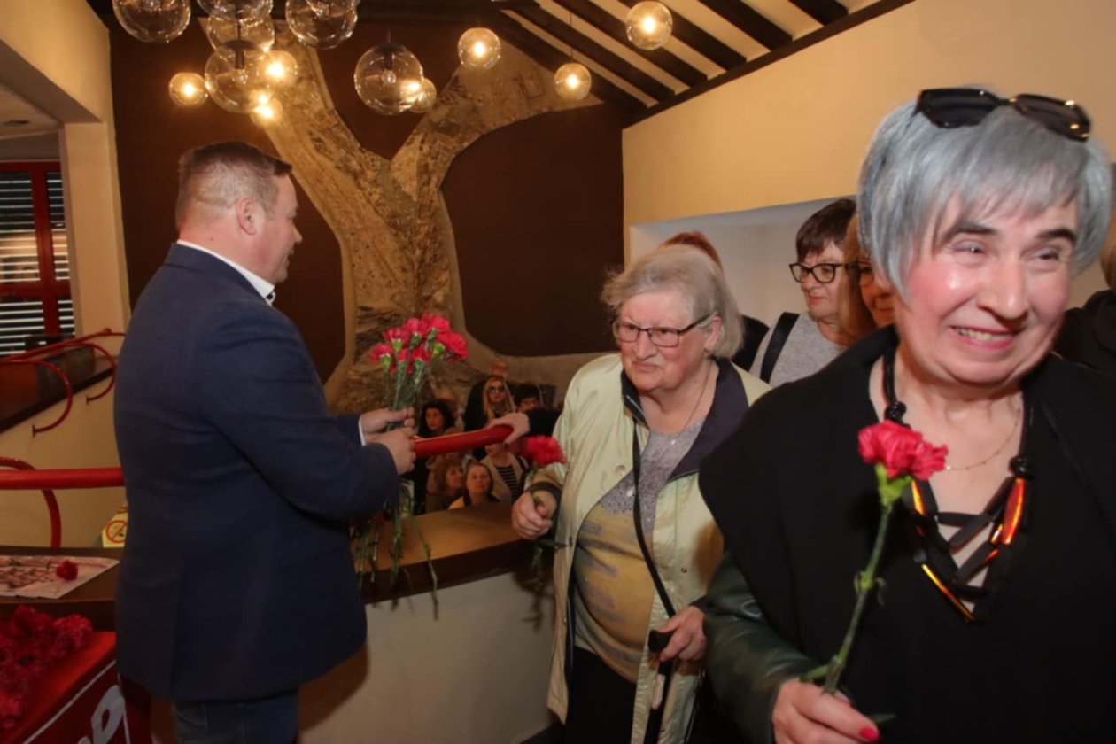 sdp, predstava dan žena (2)