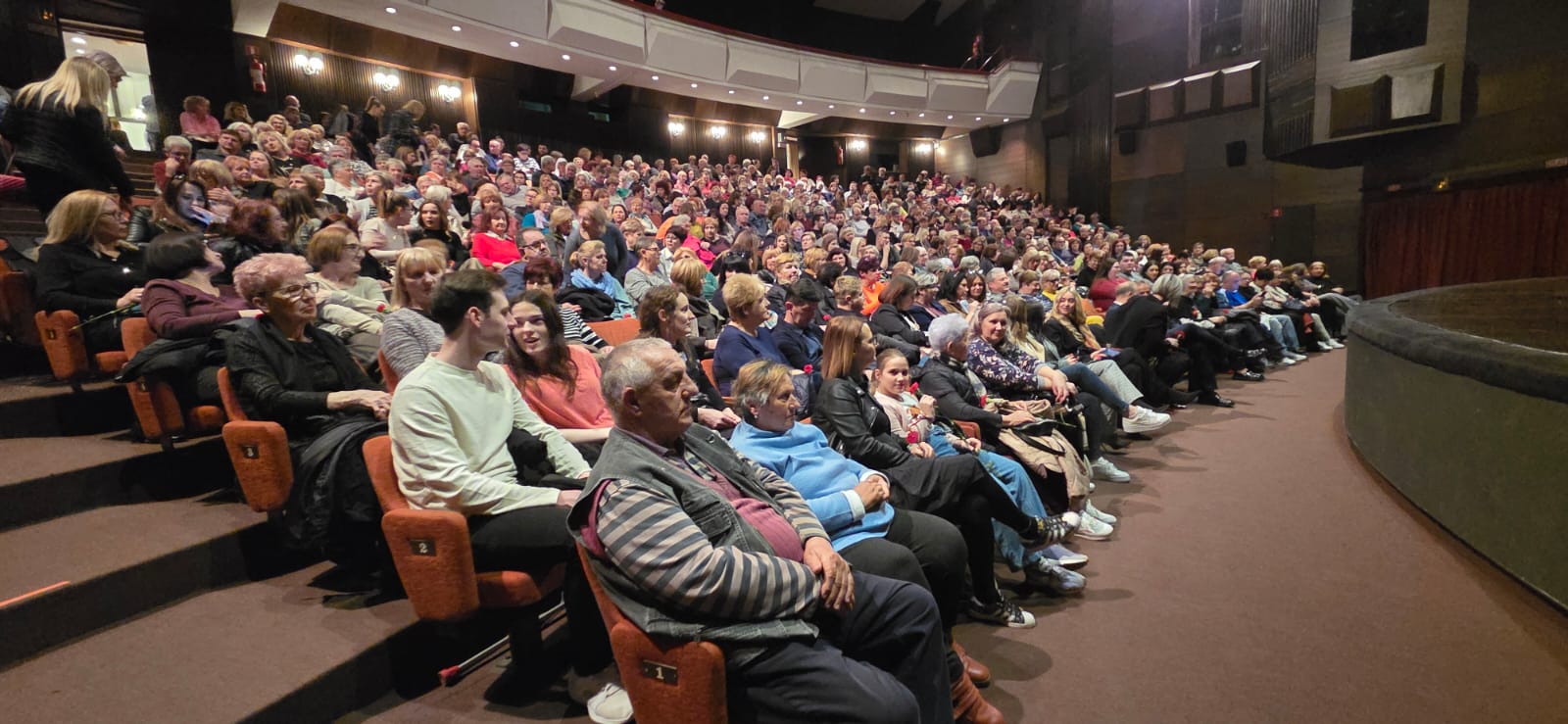 sdp, predstava dan žena (6) sdp, predstava dan žena (6)