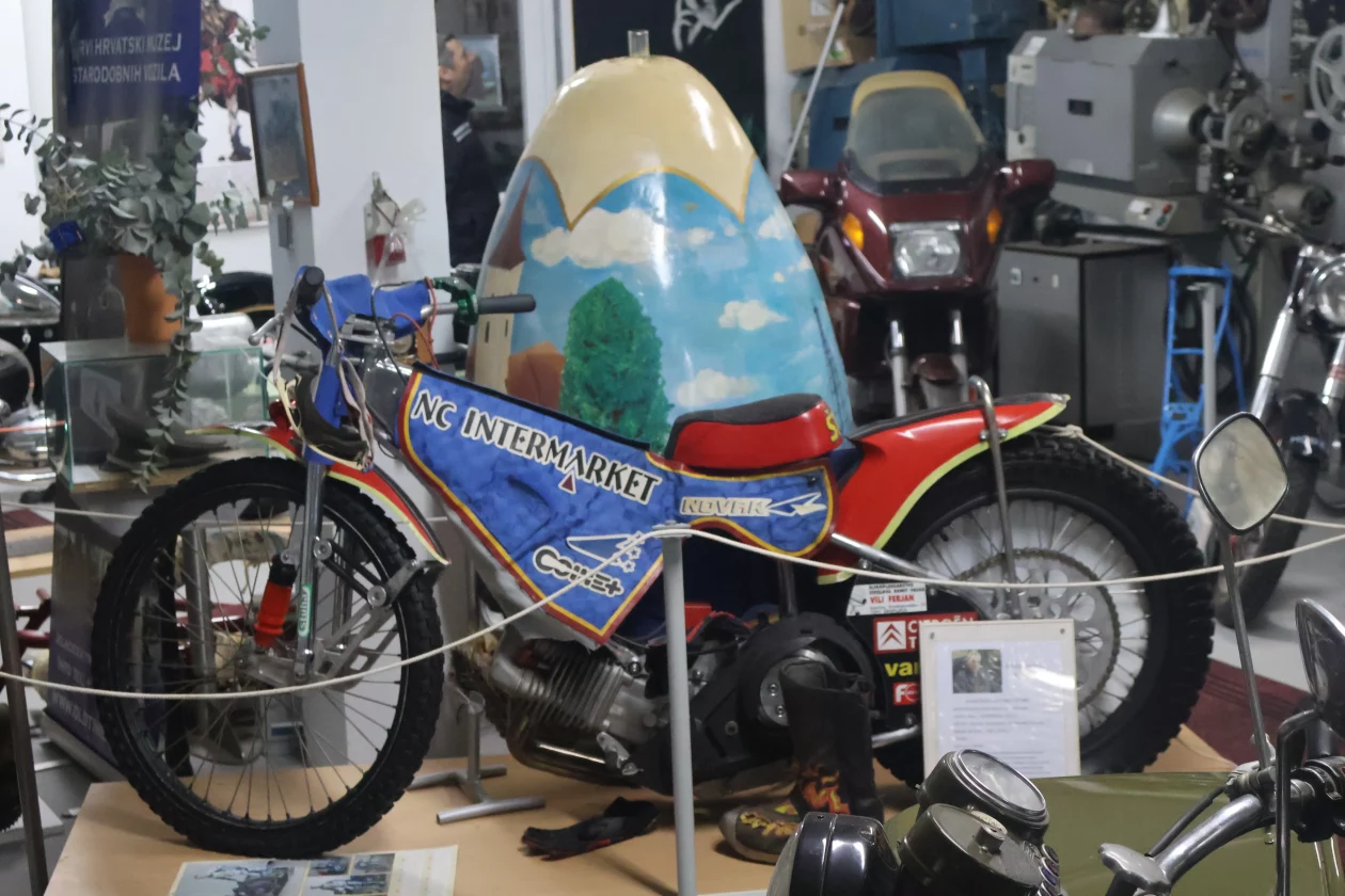 selnica OLDTIMER MUZEJ ŠARDI (14)