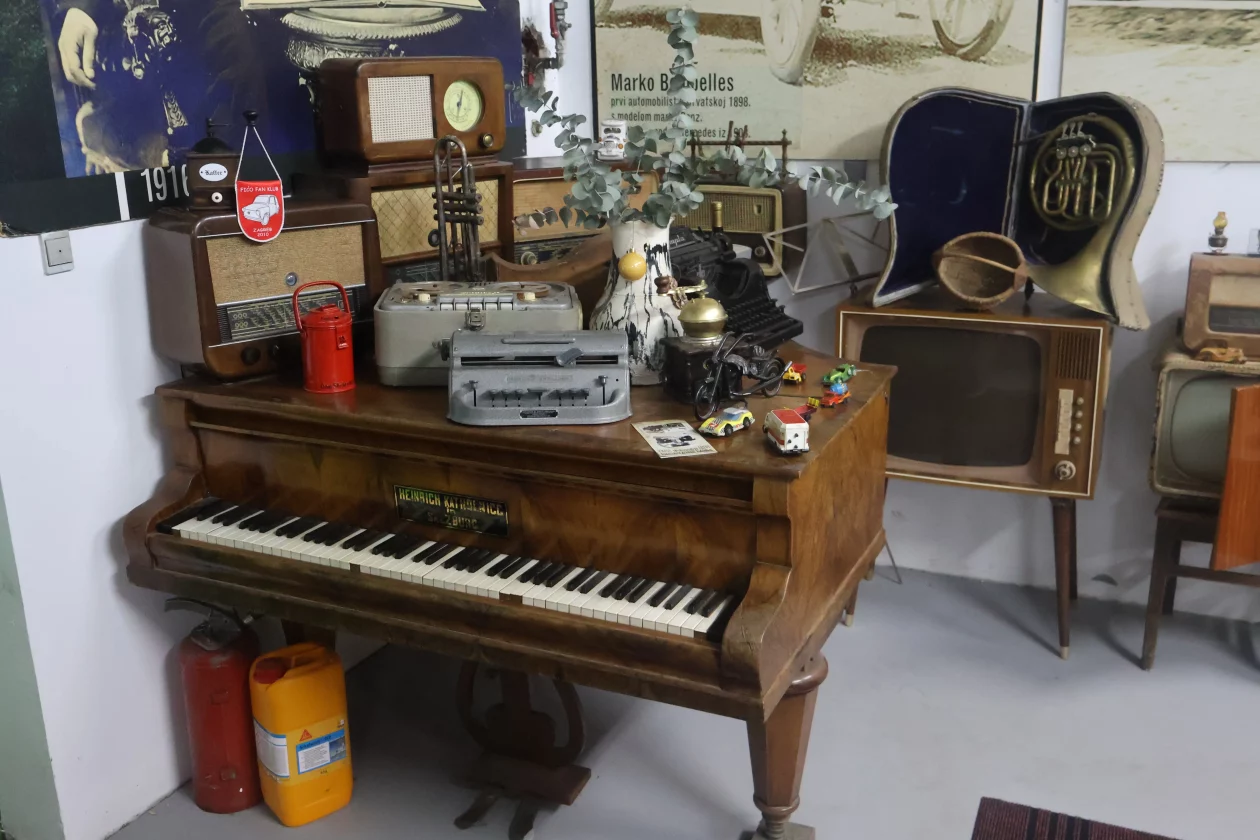 selnica OLDTIMER MUZEJ ŠARDI (23)