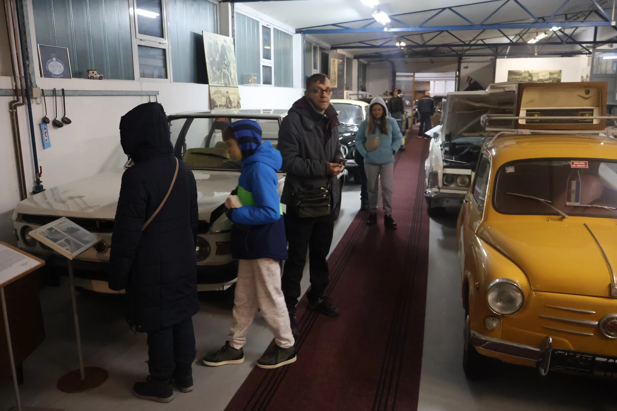 selnica OLDTIMER MUZEJ ŠARDI (5) selnica OLDTIMER MUZEJ ŠARDI (5)