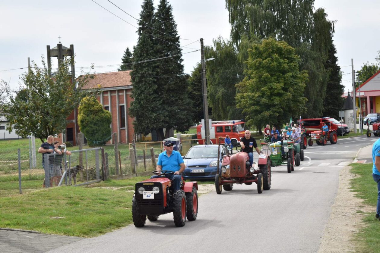 selnička traktorijada (1)