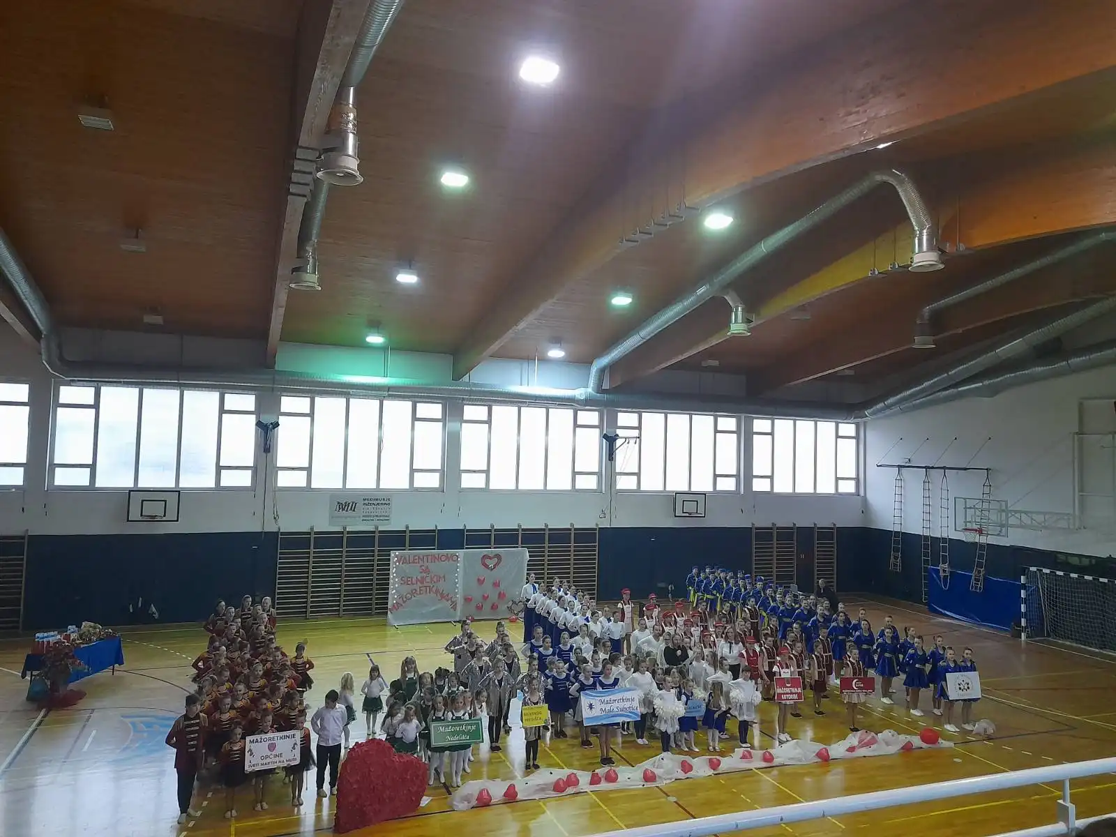 selnicke mazoretknje valentinovo (2) selnicke mazoretknje valentinovo (2)