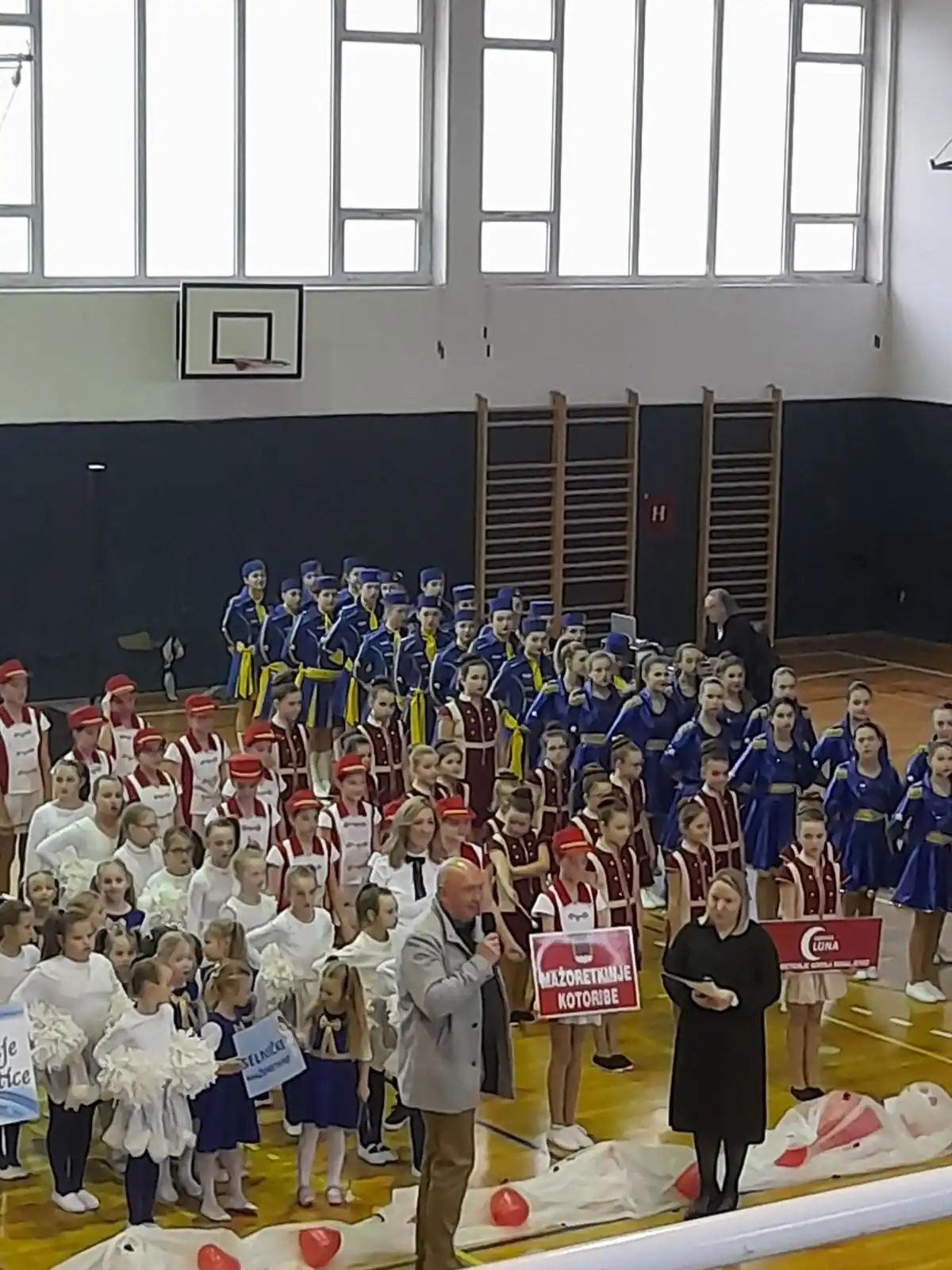 selnicke mazoretknje valentinovo (4) selnicke mazoretknje valentinovo (4)