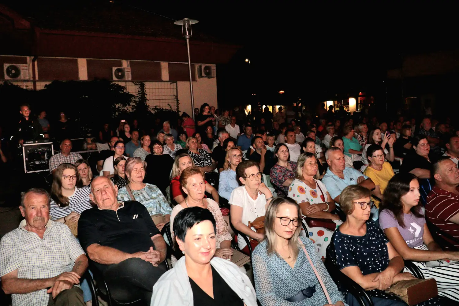 sestre husar, prelog (2) sestre husar, prelog (2)