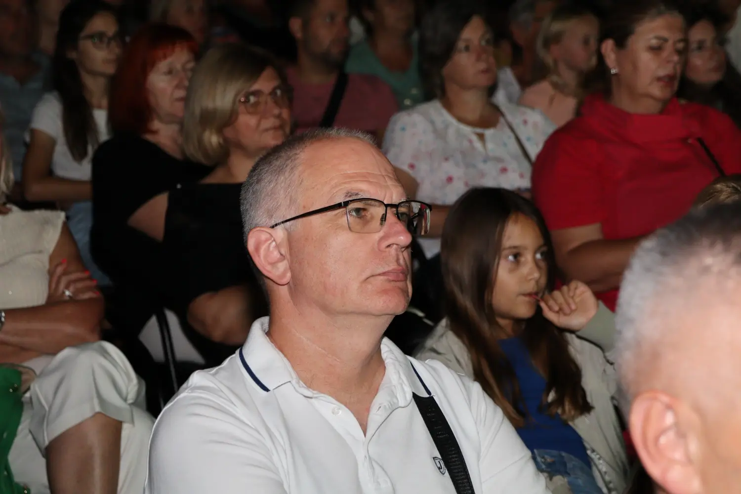 sestre husar, prelog (28) sestre husar, prelog (28)