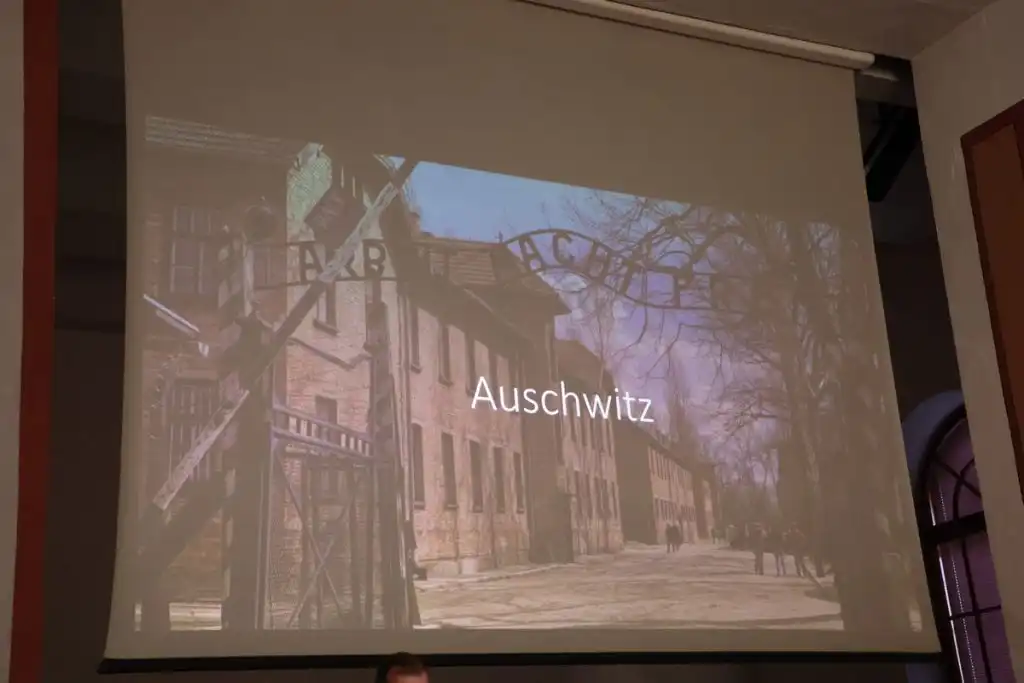 sjećanje na holokaust (20) sjećanje na holokaust (20)