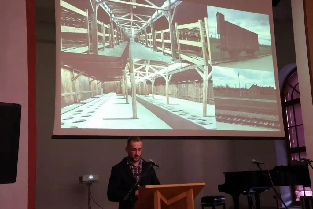 sjećanje na holokaust (25) sjećanje na holokaust (25)