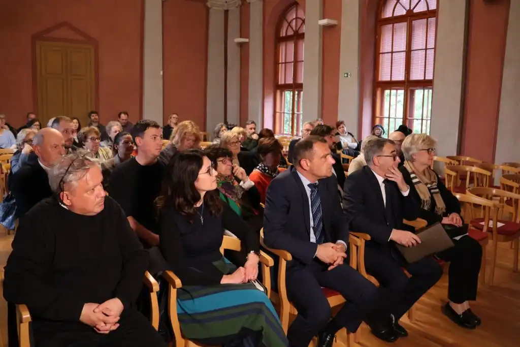 sjećanje na holokaust (6) sjećanje na holokaust (6)