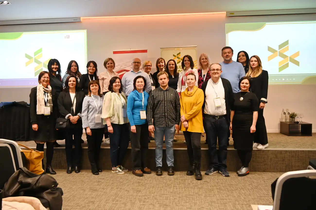 školski knjižnjičari (2)