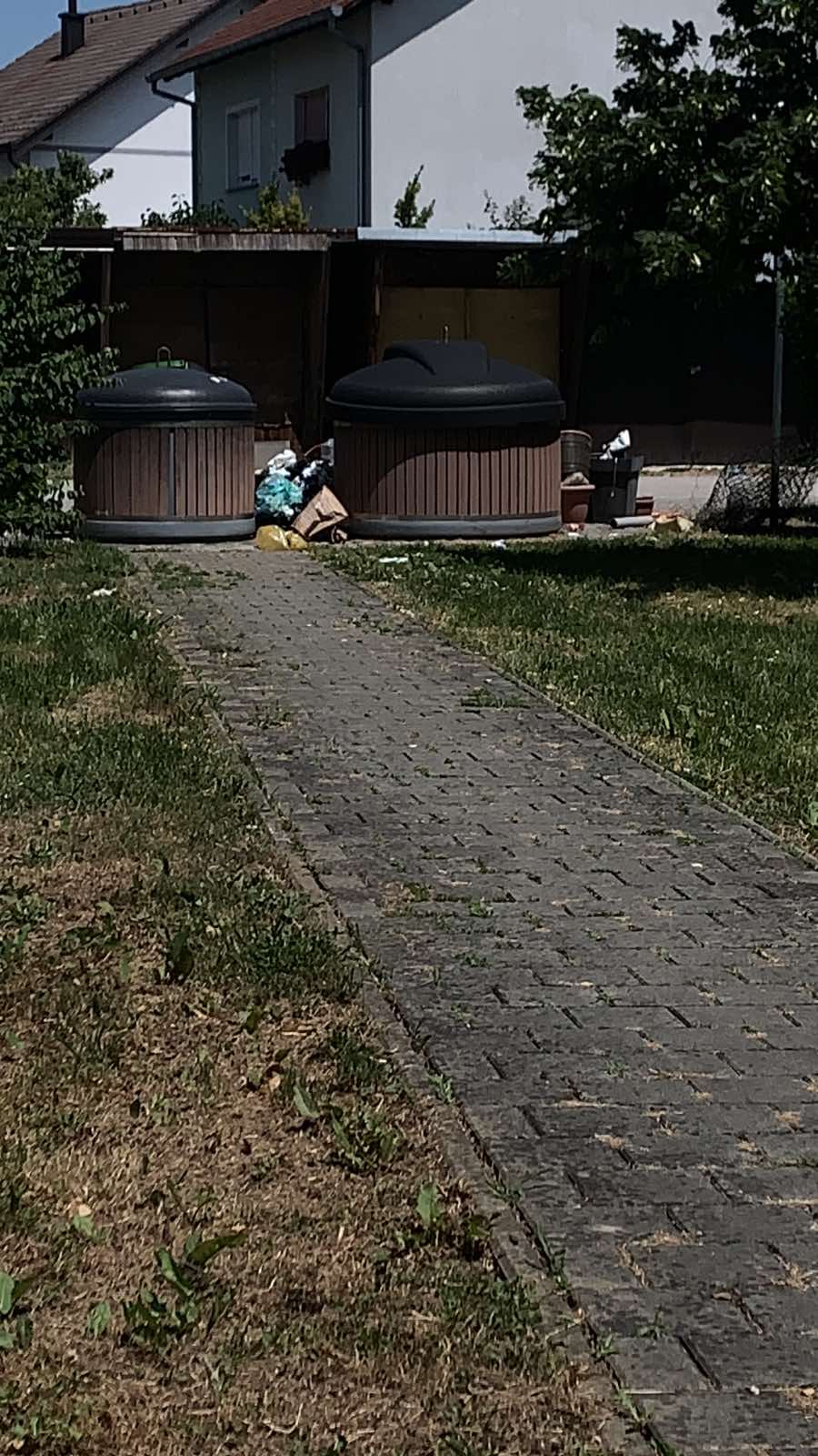 smeće istarska ulica (1) smeće istarska ulica (1)