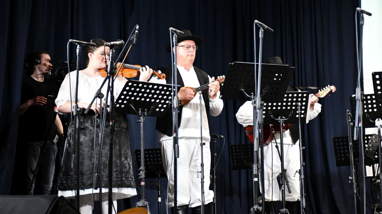 smotra folklora Belica 108