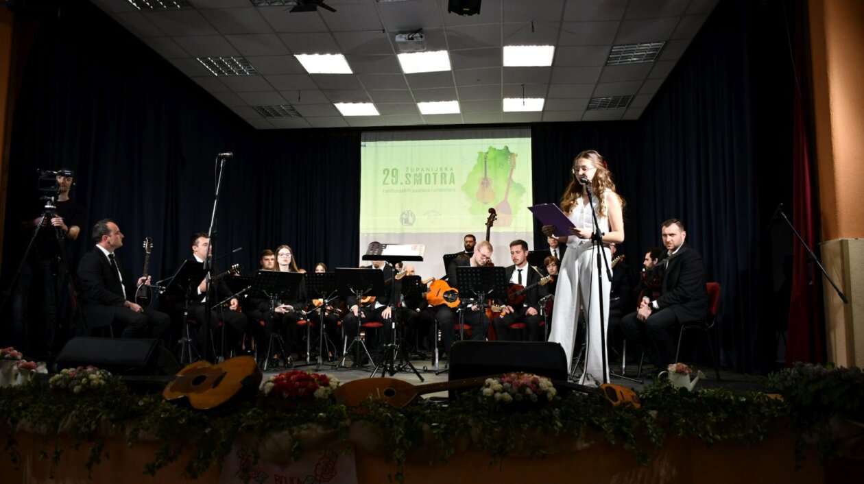 smotra folklora Belica 43
