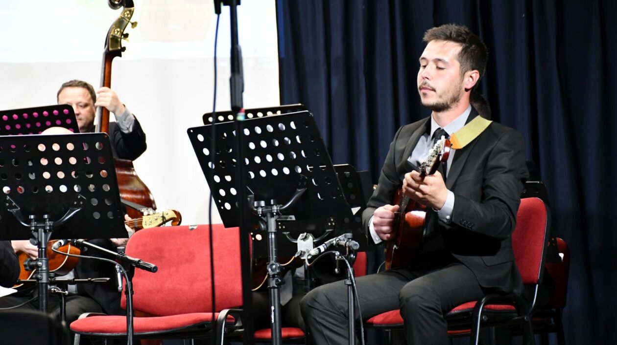 smotra folklora Belica 75