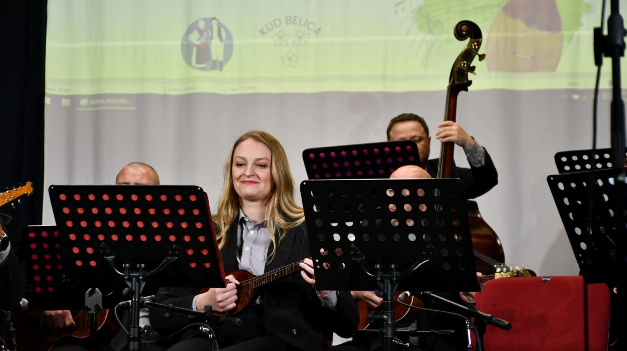 smotra folklora Belica 80