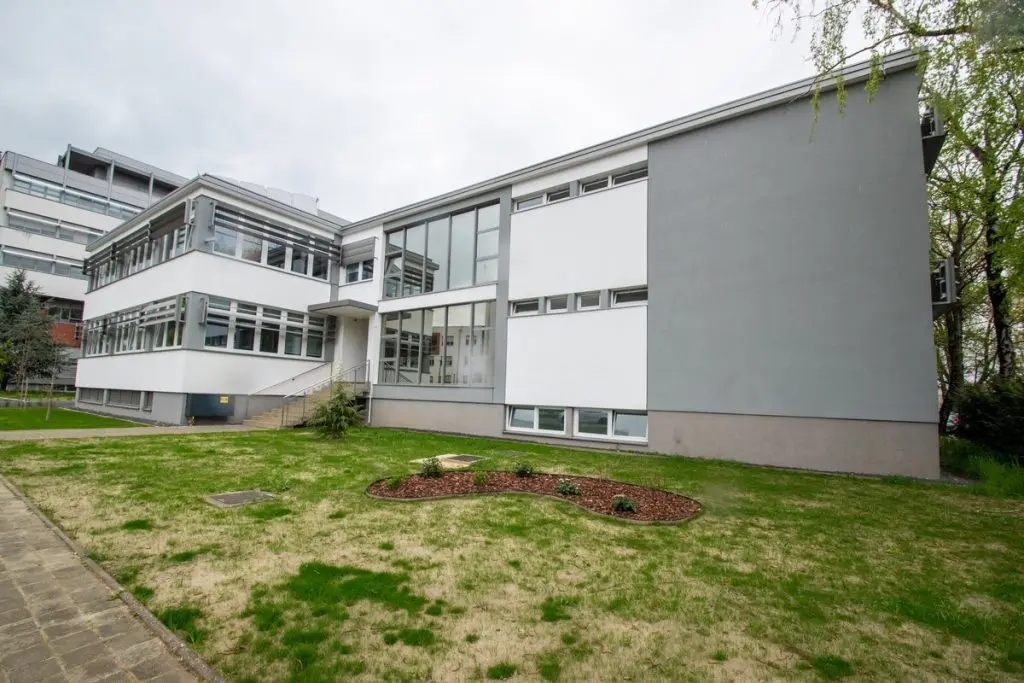 solarni paneli zgrada za javno zdravstvo (3)