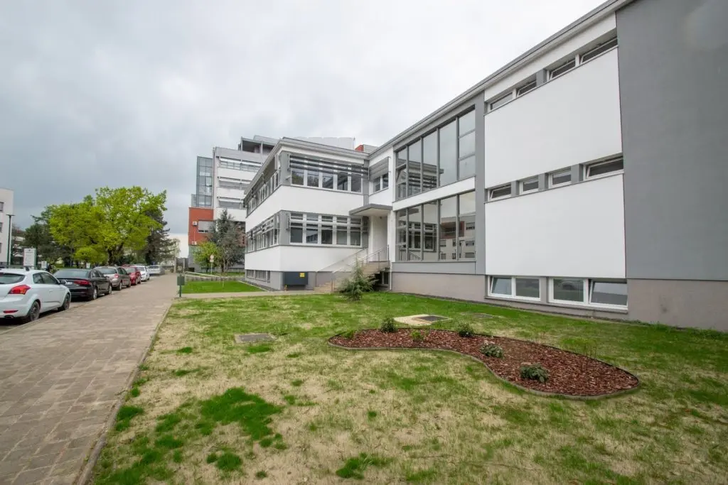 solarni paneli zgrada za javno zdravstvo (4)