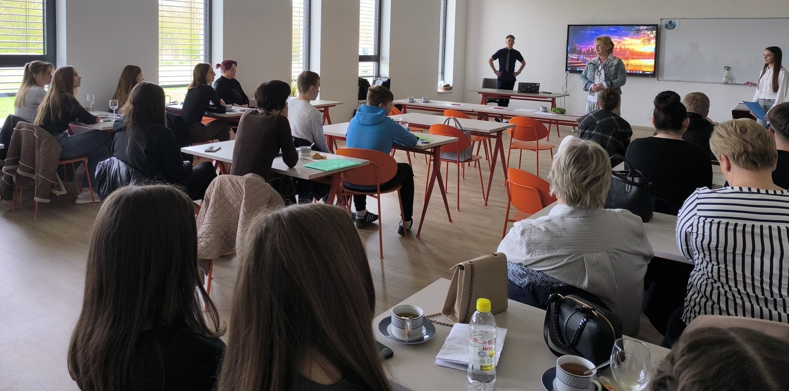 srednja škola Čakovec globe (1) srednja škola Čakovec globe (1)