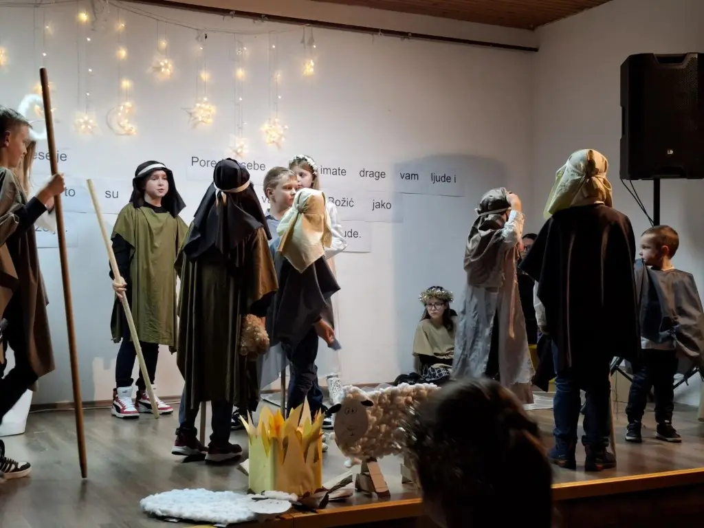 strukovec priredba bozic2024 (2) (Medium)