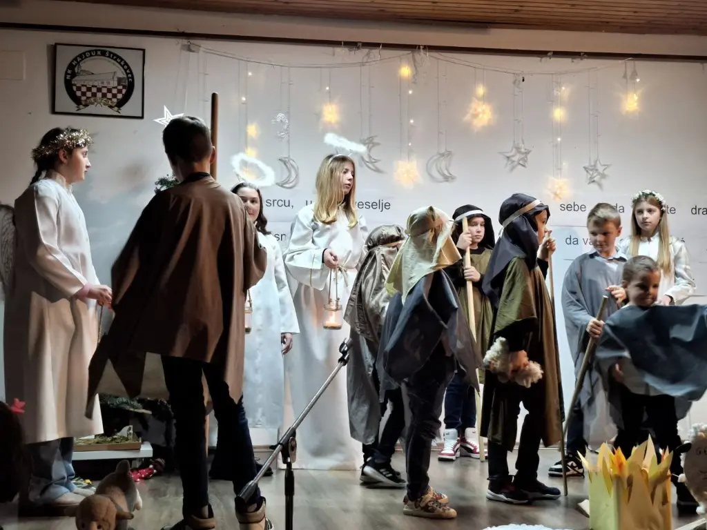 strukovec priredba bozic2024 (5) (Medium)