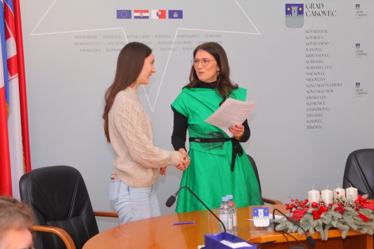 studenti potpisivanje stipendije Čakovec (11) studenti potpisivanje stipendije Čakovec (11)