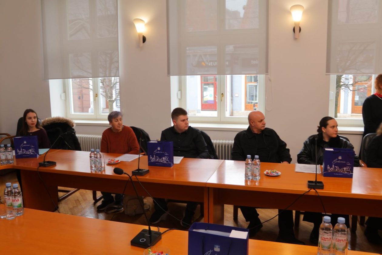 studenti potpisivanje stipendije Čakovec (17) studenti potpisivanje stipendije Čakovec (17)