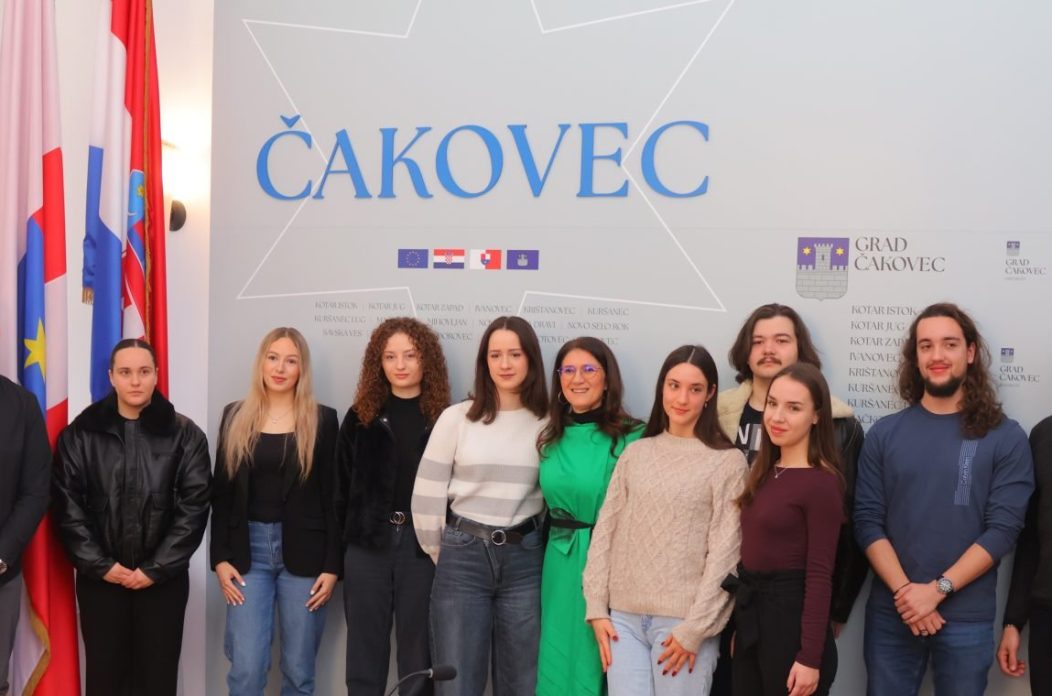 studenti potpisivanje stipendije Čakovec (2) studenti potpisivanje stipendije Čakovec (2)