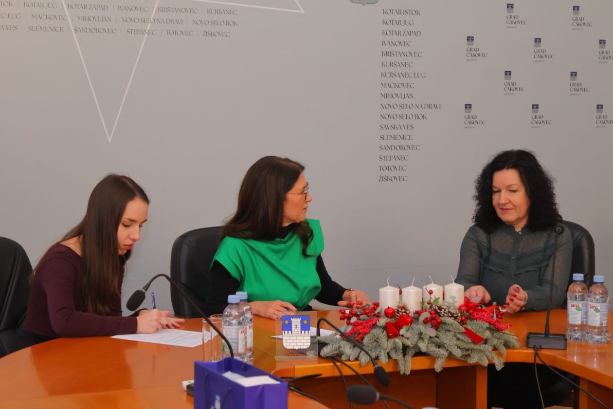 studenti potpisivanje stipendije Čakovec (8) studenti potpisivanje stipendije Čakovec (8)