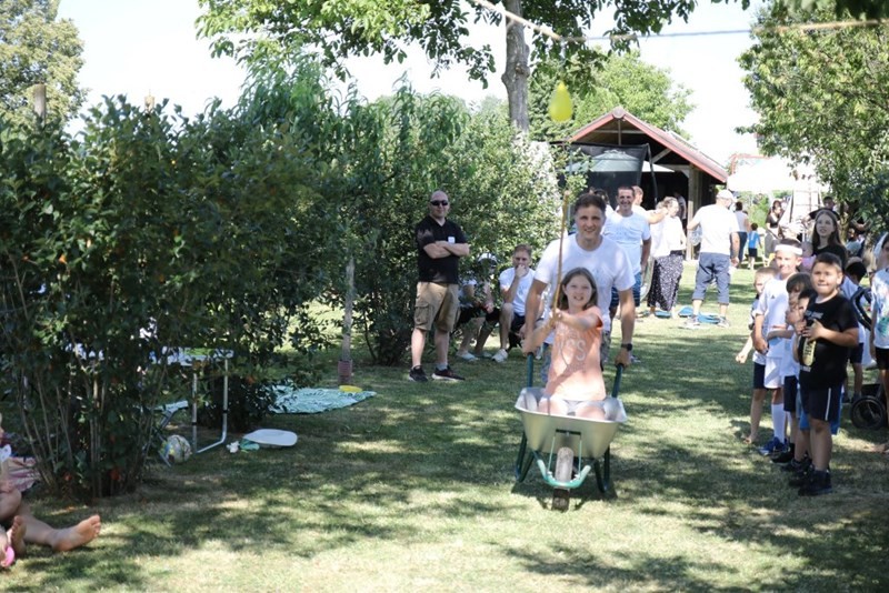 susret obitelji, Damiš (33) susret obitelji, Damiš (33)