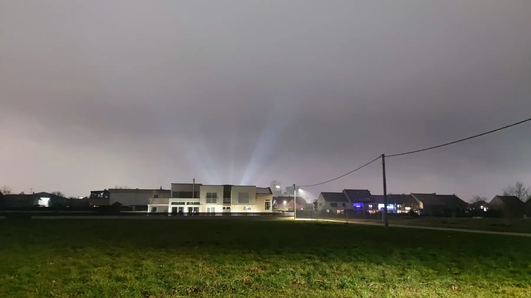 svjetla, šampion (3) svjetla, šampion (3)