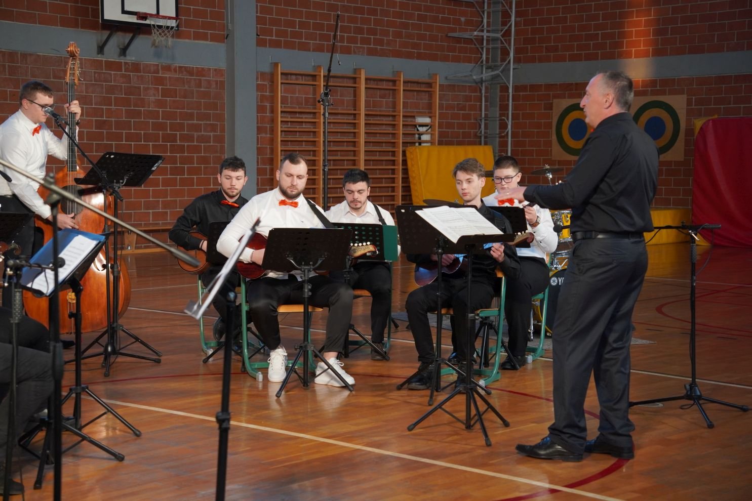 tamburaši KUU Zasadbreg koncert U san mi dođu tambure (10)