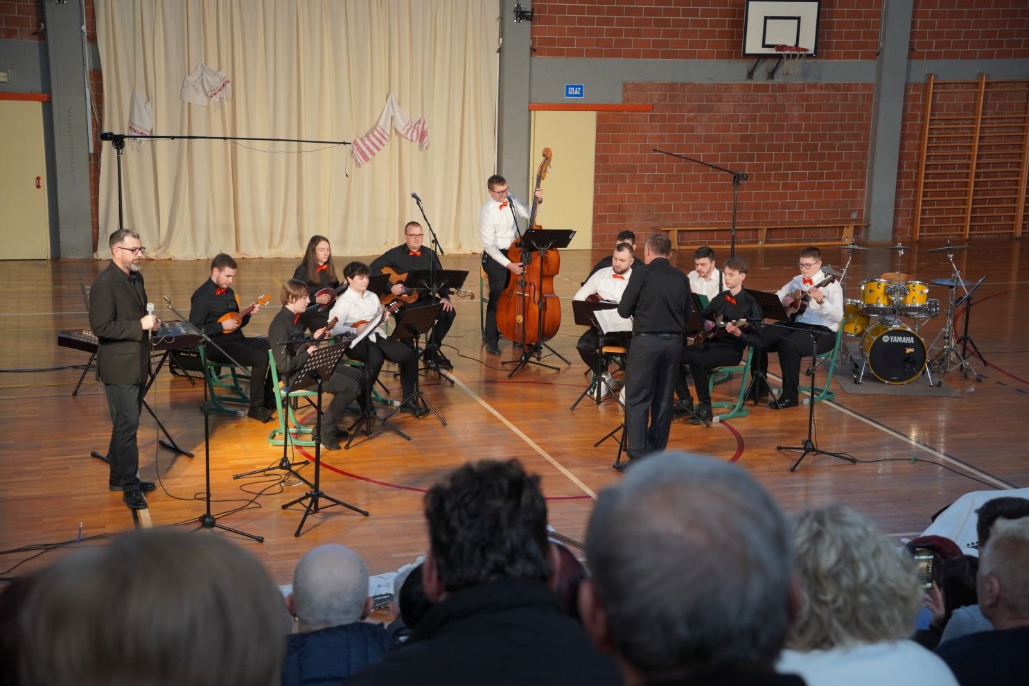 tamburaši KUU Zasadbreg koncert U san mi dođu tambure (15)