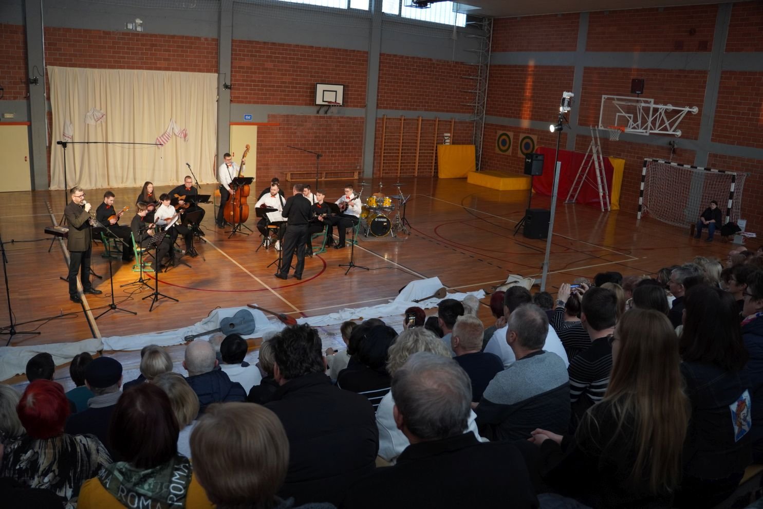 tamburaši KUU Zasadbreg koncert U san mi dođu tambure (16)