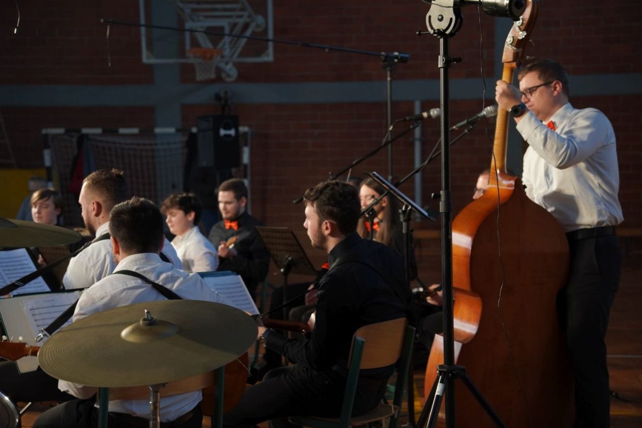 tamburaši KUU Zasadbreg koncert U san mi dođu tambure (30)