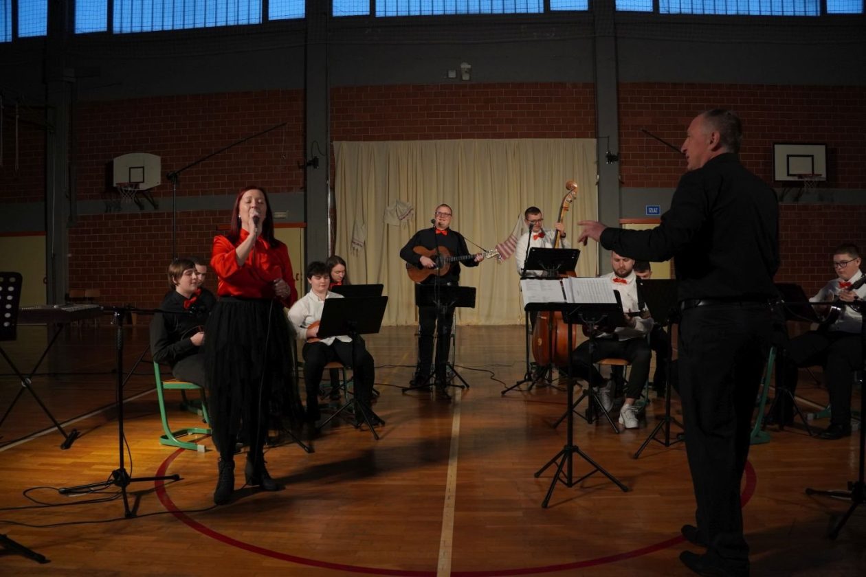 tamburaši KUU Zasadbreg koncert U san mi dođu tambure (53)