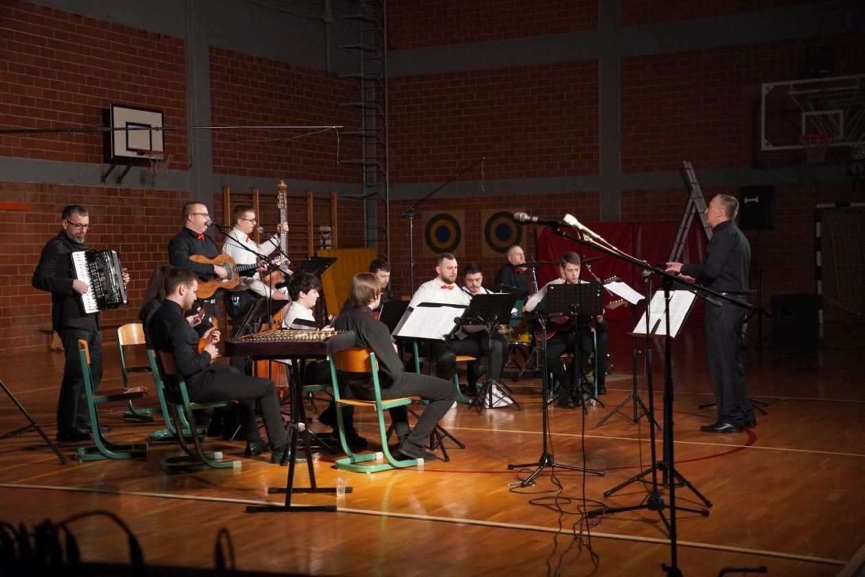 tamburaši KUU Zasadbreg koncert U san mi dođu tambure (55)