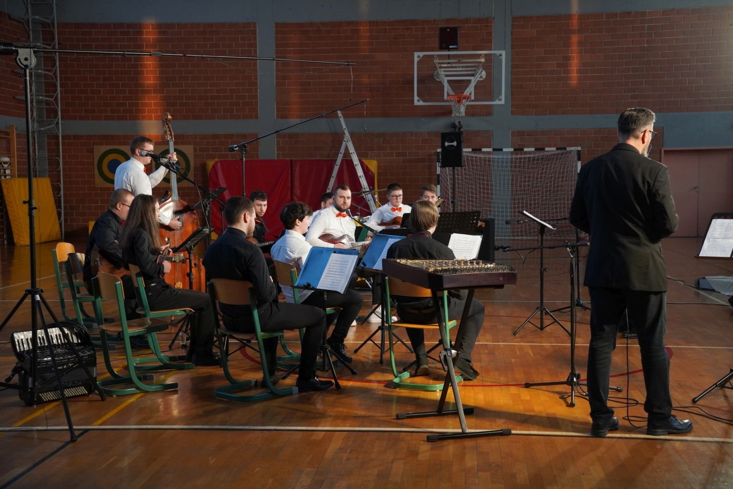 tamburaši KUU Zasadbreg koncert U san mi dođu tambure (66)