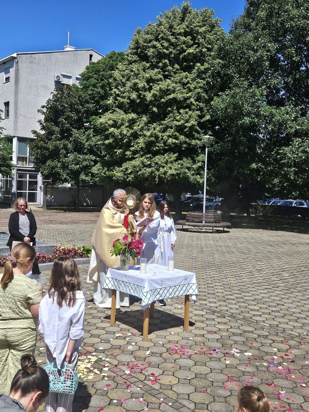 tijelovo crkva jug (2)