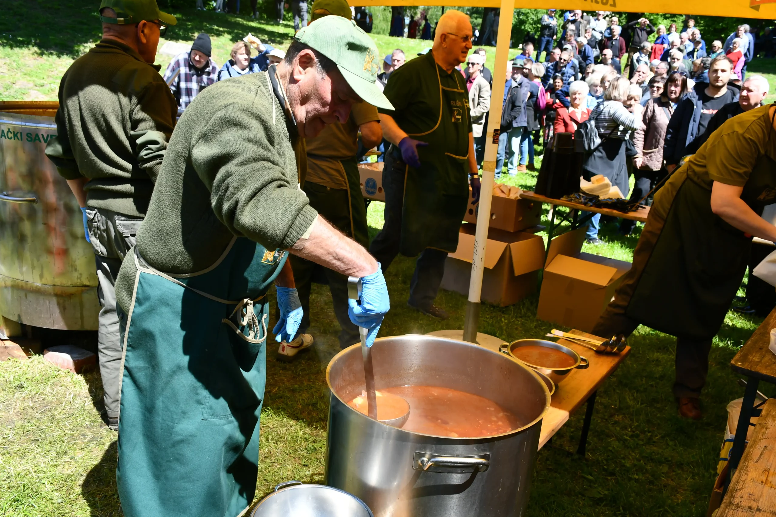 tradicionalna gulaτijada (16)
