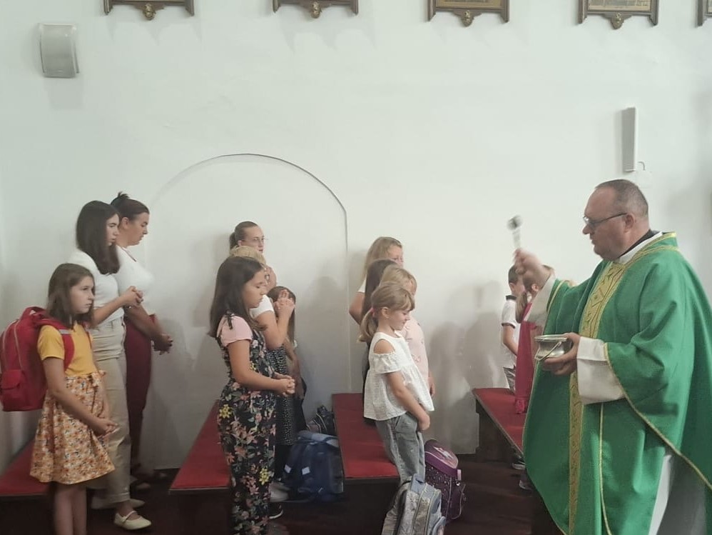 u župnoj crkvi Presvetog Trojstva u Nedelišću održana je svečana sveta misa povodom početka nove školske godine (3)