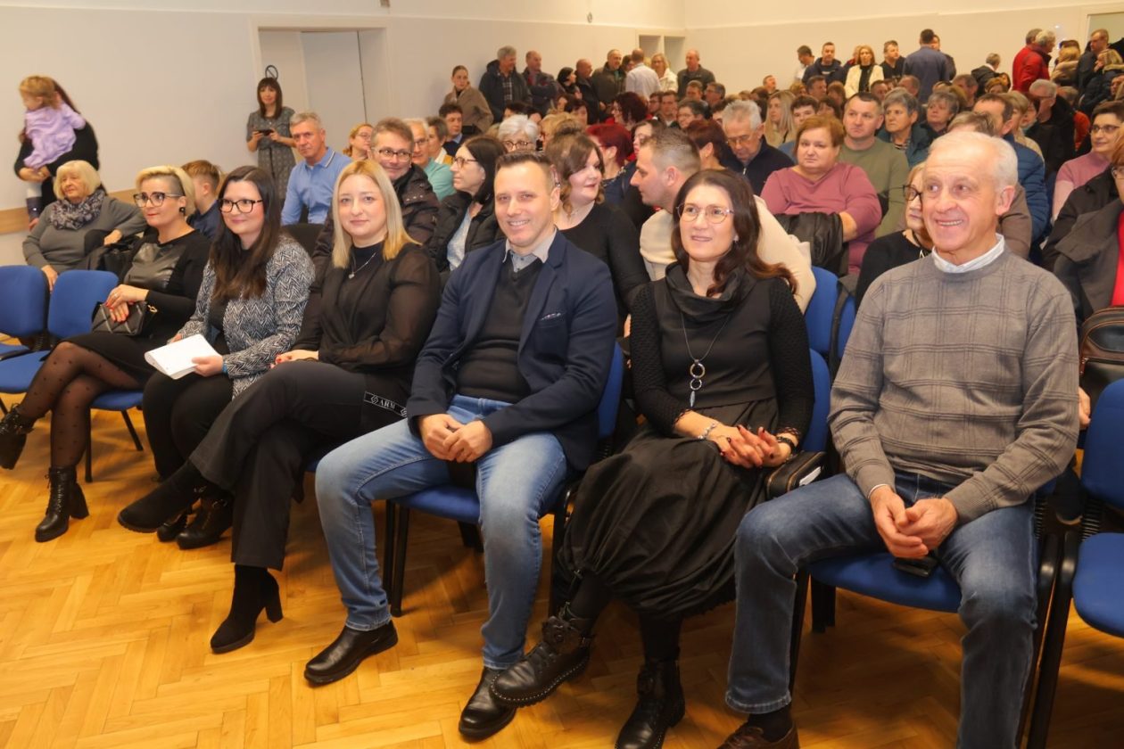 udruga zajedno za druge mačkovec humanitarni koncert (49) udruga zajedno za druge mačkovec humanitarni koncert (49)
