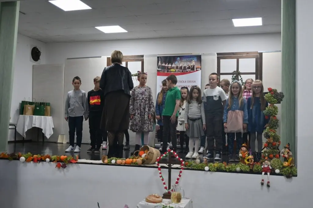 udruga žena kuu gornji kraljevec (22) udruga žena kuu gornji kraljevec (22)