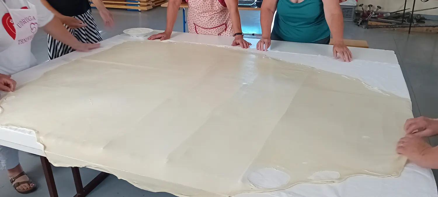 udruga žena trnovečko srce trnovec, makovnjača (14) udruga žena trnovečko srce trnovec, makovnjača (14)