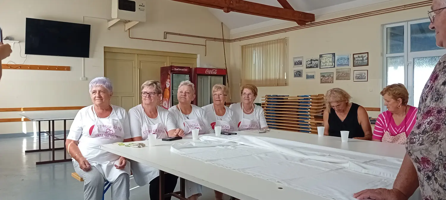udruga žena trnovečko srce trnovec, makovnjača (2) udruga žena trnovečko srce trnovec, makovnjača (2)